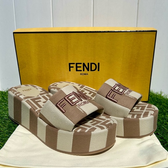FENDI SUNSHINE EMBROIDERED LOGO PLATFORM SLIDE SANDAL NEUTRAL BEIGE SZ 38.5 NEW! - Picture 6 of 16